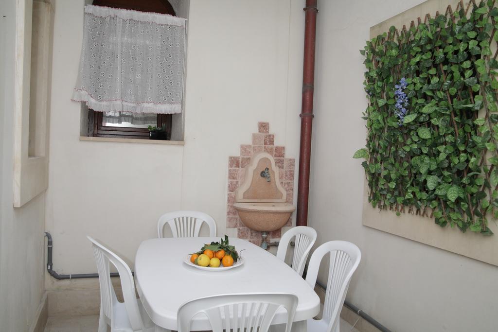 Maestranza Holiday Syracuse Buitenkant foto