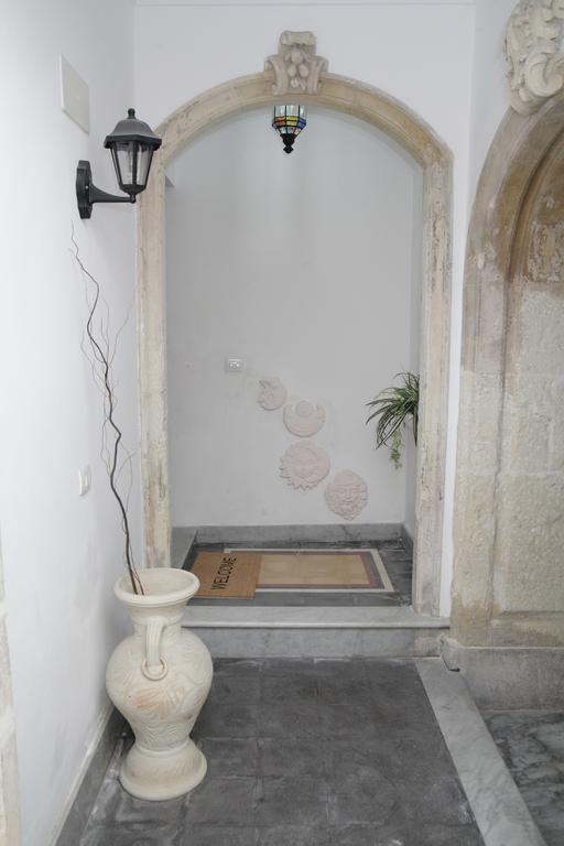 Maestranza Holiday Syracuse Buitenkant foto